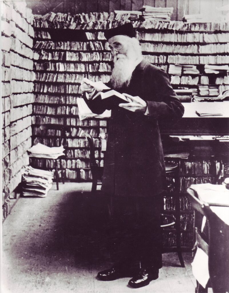 Image of James Murray - By Unknown author, Public Domain, https://commons.wikimedia.org/w/index.php?curid=134795406